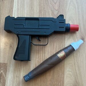 Toy ganster gun and toy cigar  plastic Set